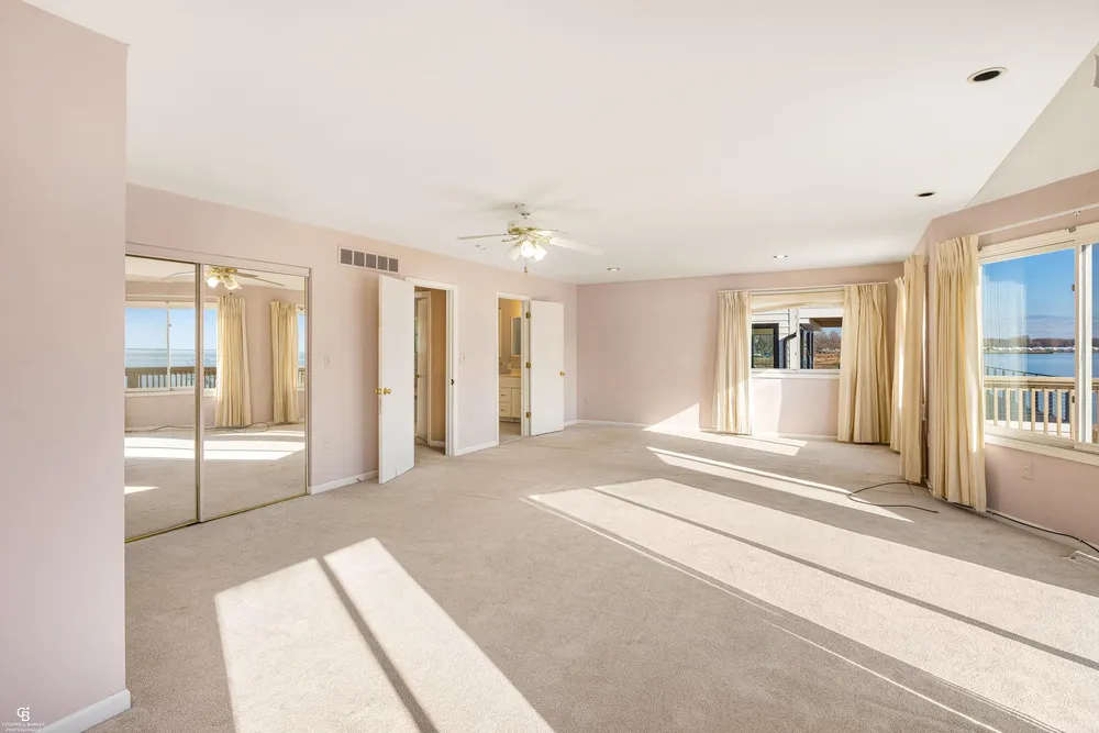 35610 Jeffers Ct, Harrison Township, MI 48045
