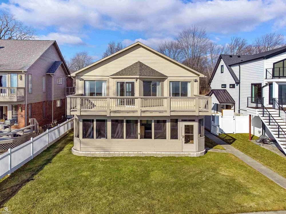 35610 Jeffers Ct, Harrison Township, MI 48045