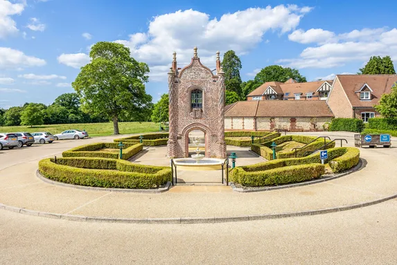 Tudor Court, Liphook, GU30