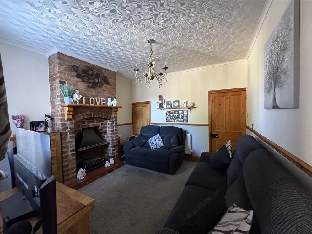 Property carousel item 4