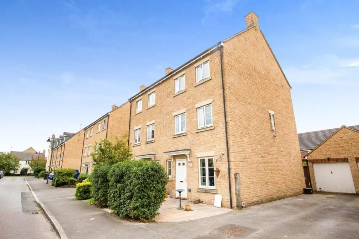 Buzzard Road, Calne