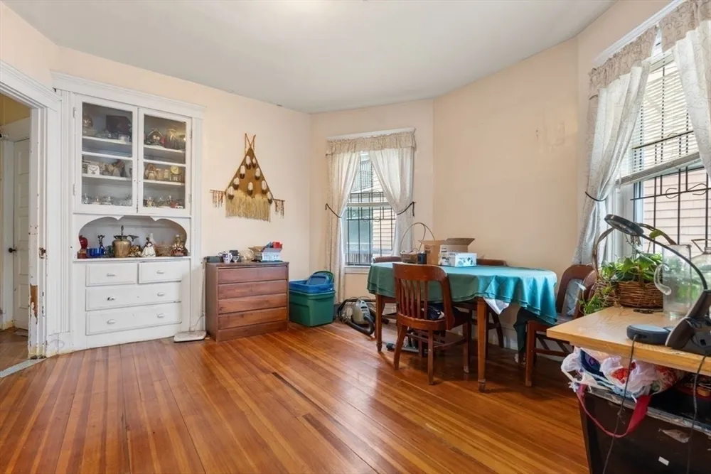 15 Nightingale St, Boston, MA 02124
