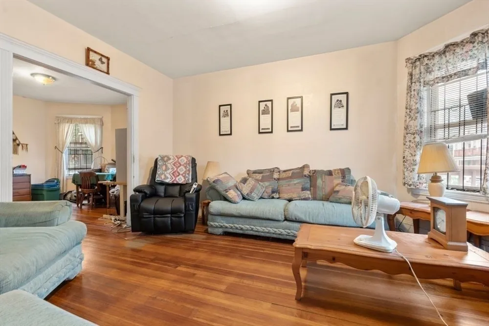 15 Nightingale St, Boston, MA 02124