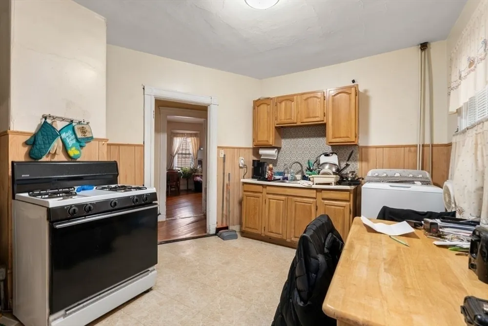 15 Nightingale St, Boston, MA 02124