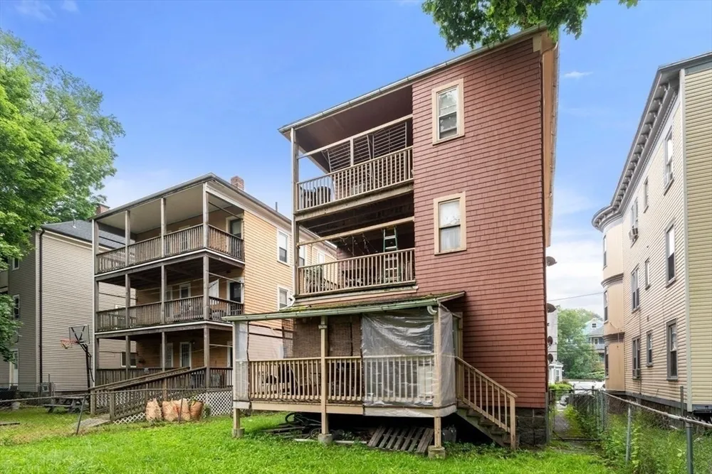 15 Nightingale St, Boston, MA 02124
