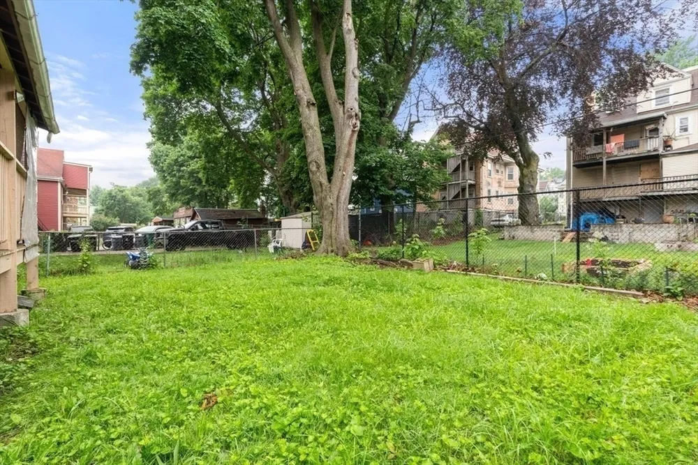 15 Nightingale St, Boston, MA 02124