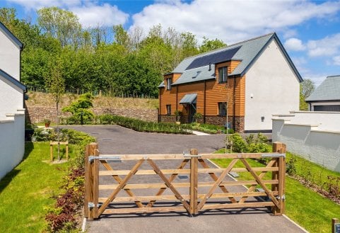 Sawfield Drive, Dartington