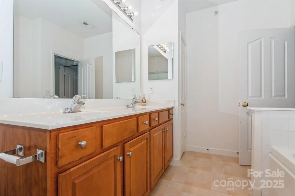 11863 Ridgeway Park Dr, Charlotte, NC 28277