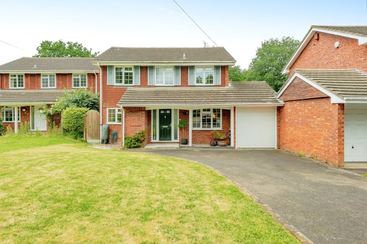 Dunlin Close, Redhill