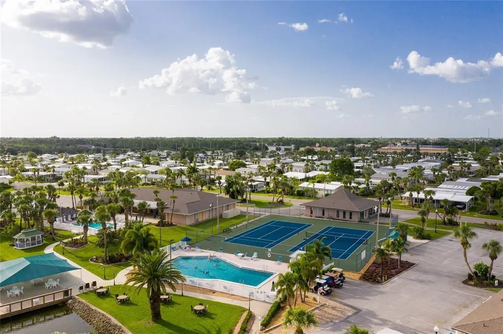 2100 Kings Hwy, Port Charlotte, FL 33980