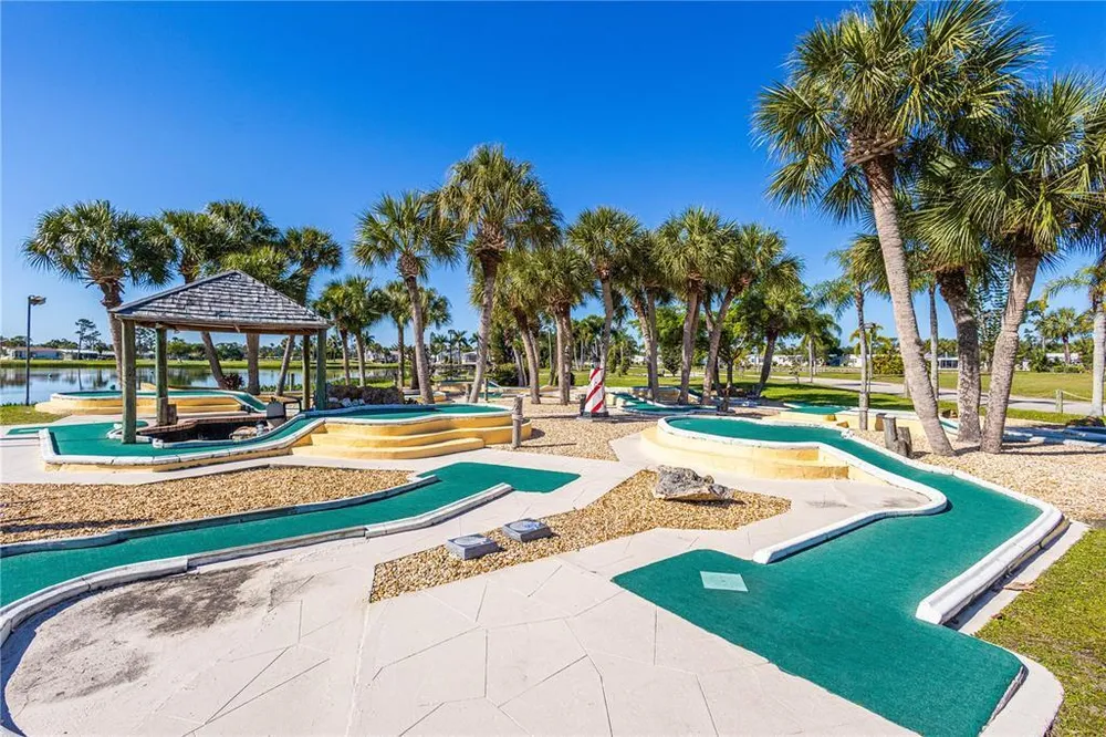 2100 Kings Hwy, Port Charlotte, FL 33980