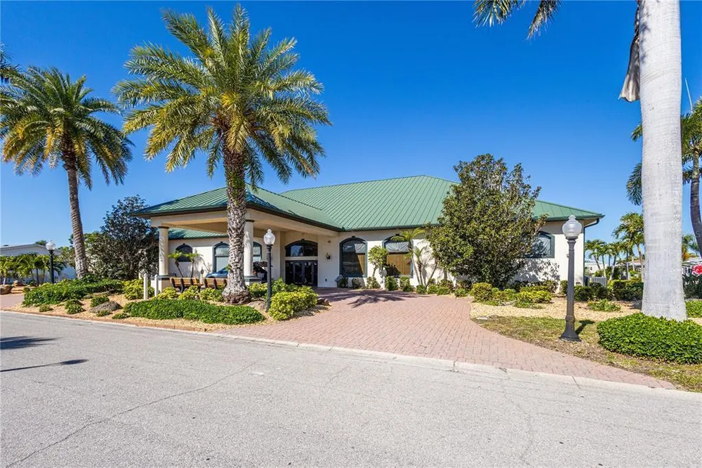 2100 Kings Hwy, Port Charlotte, FL 33980