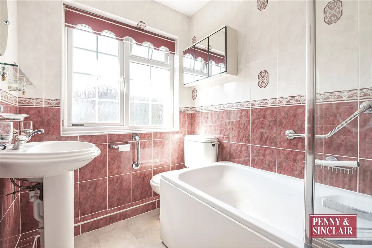 Queen Close, Henley-on-Thames, Oxfordshire, RG9
