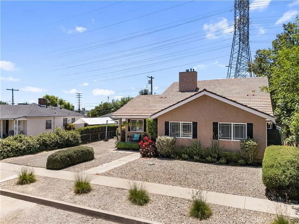 8921 Geyser Ave, Northridge, CA 91324