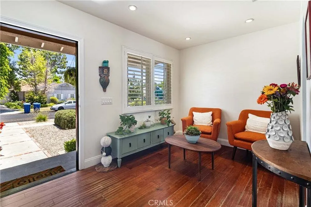 8921 Geyser Ave, Northridge, CA 91324