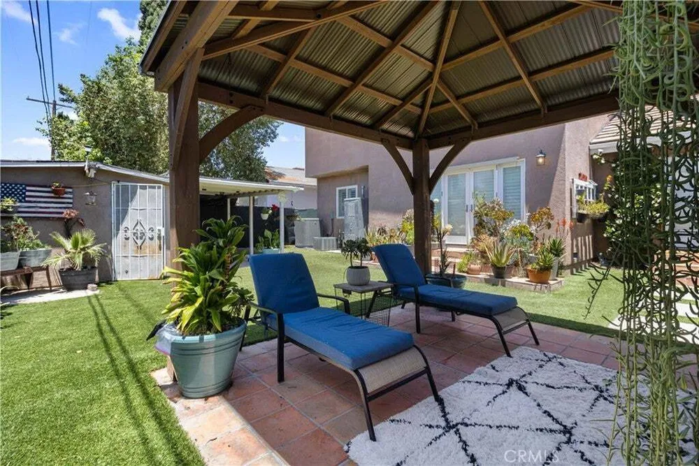 8921 Geyser Ave, Northridge, CA 91324