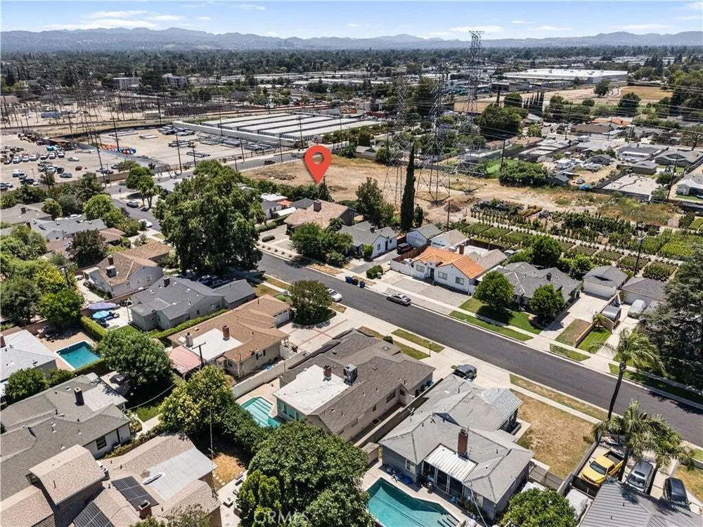 8921 Geyser Ave, Northridge, CA 91324