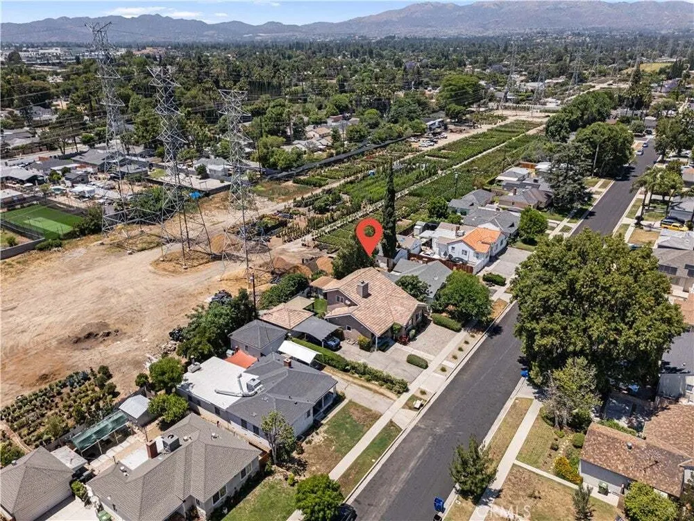 8921 Geyser Ave, Northridge, CA 91324