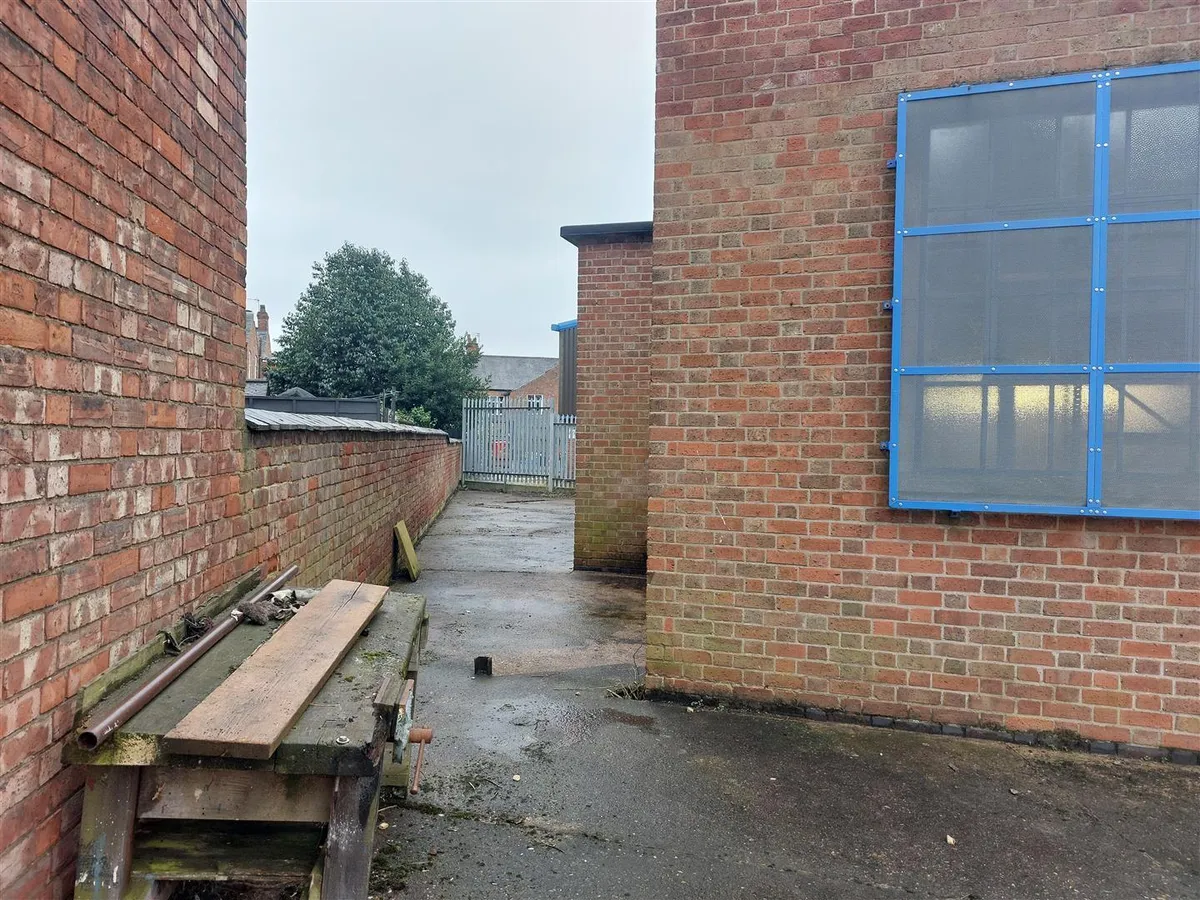 Unit 2A Rosebery Avenue, Melton Mowbray, Le13 1bl