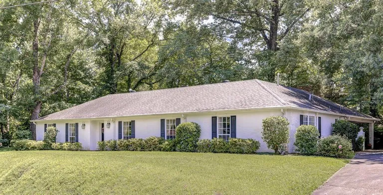 1002 Highland Circle, Vicksburg, MS 39180
