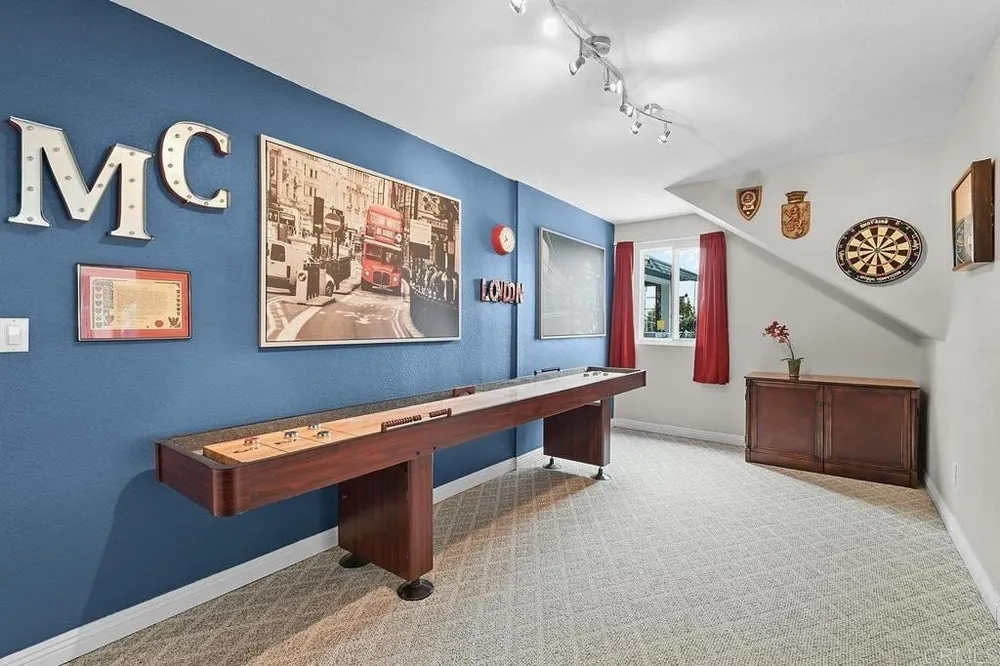 9933 Golden West Ln, Santee, CA 92071