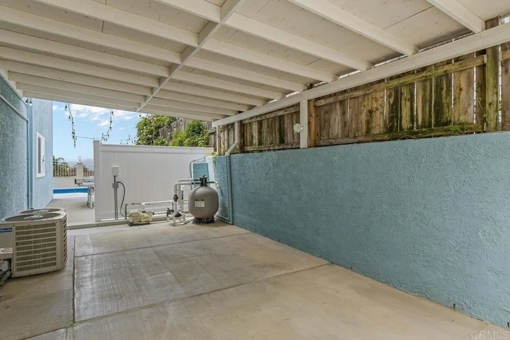 9933 Golden West Ln, Santee, CA 92071