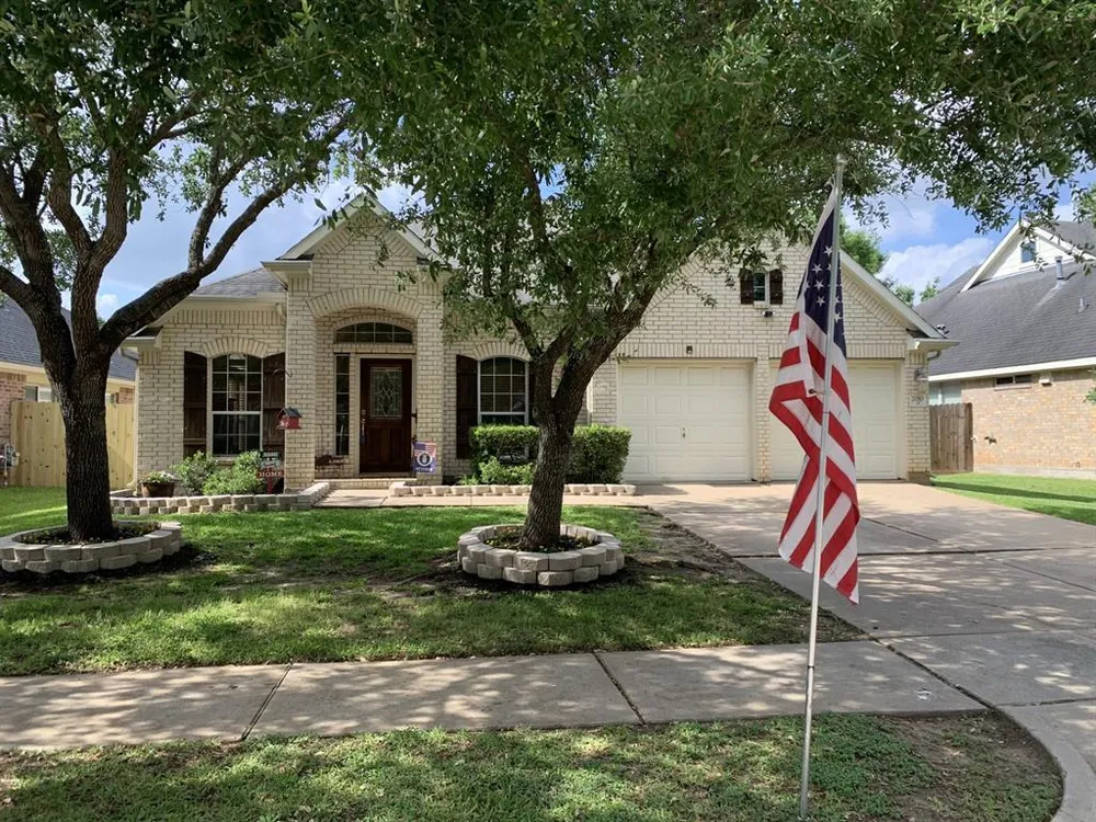 2010 Mound Lake Dr, Richmond, TX 77406