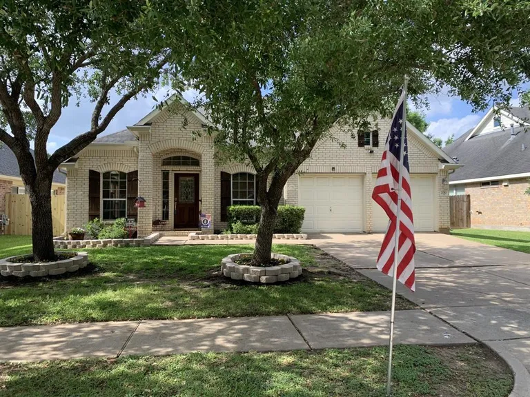 2010 Mound Lake Dr, Richmond, TX 77406
