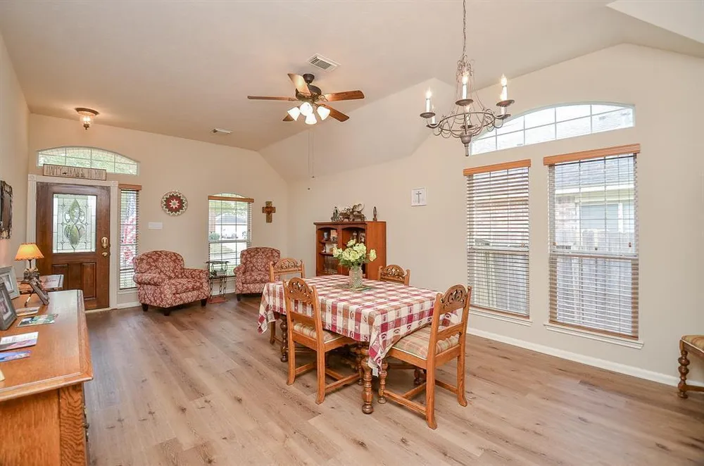 2010 Mound Lake Dr, Richmond, TX 77406