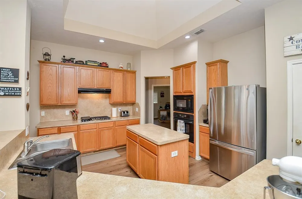 2010 Mound Lake Dr, Richmond, TX 77406