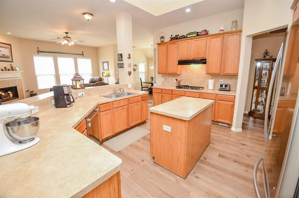 2010 Mound Lake Dr, Richmond, TX 77406