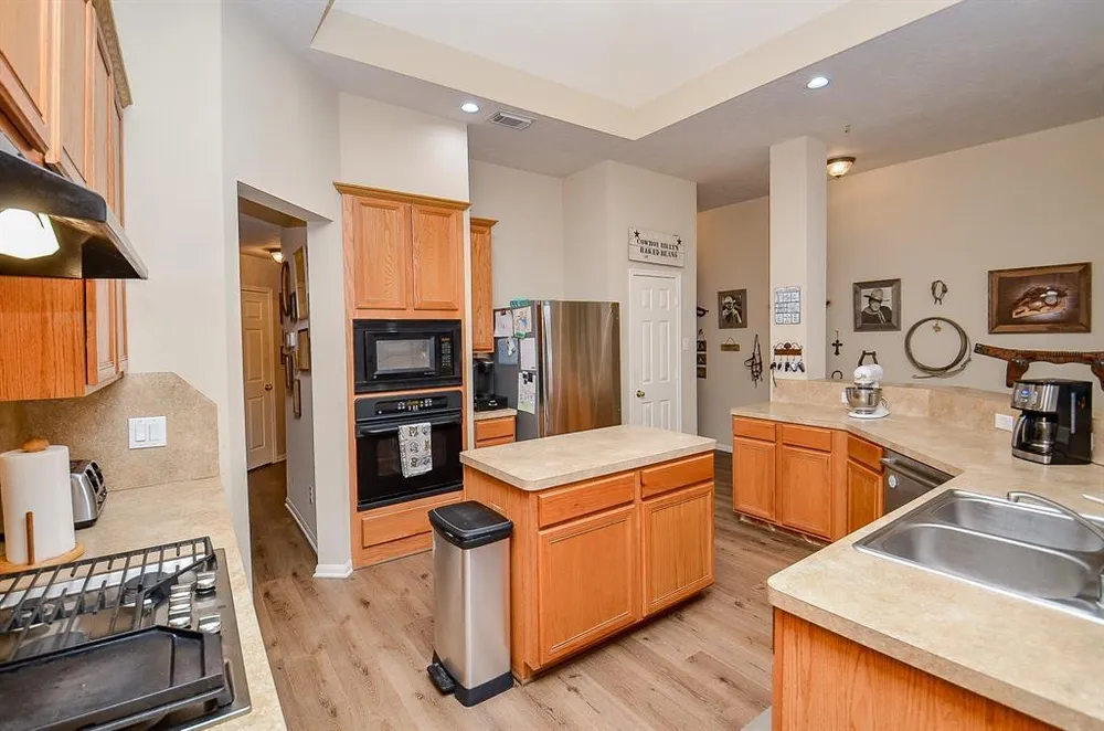 2010 Mound Lake Dr, Richmond, TX 77406