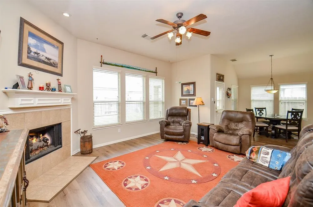 2010 Mound Lake Dr, Richmond, TX 77406