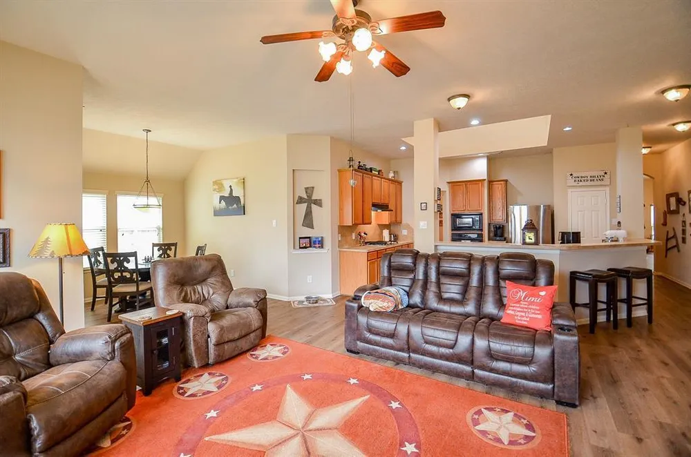 2010 Mound Lake Dr, Richmond, TX 77406