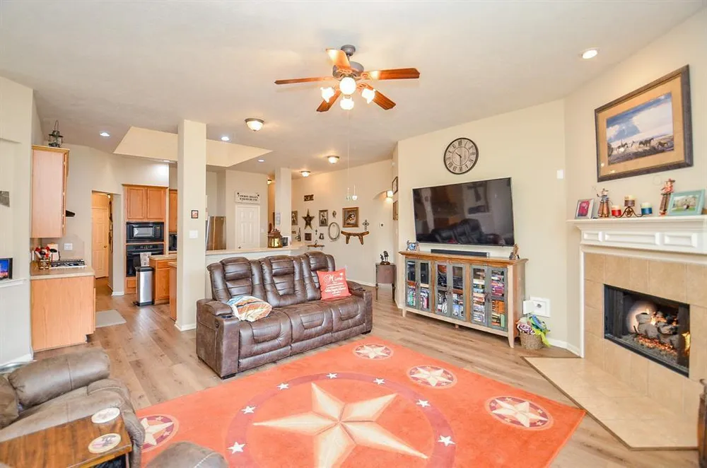 2010 Mound Lake Dr, Richmond, TX 77406