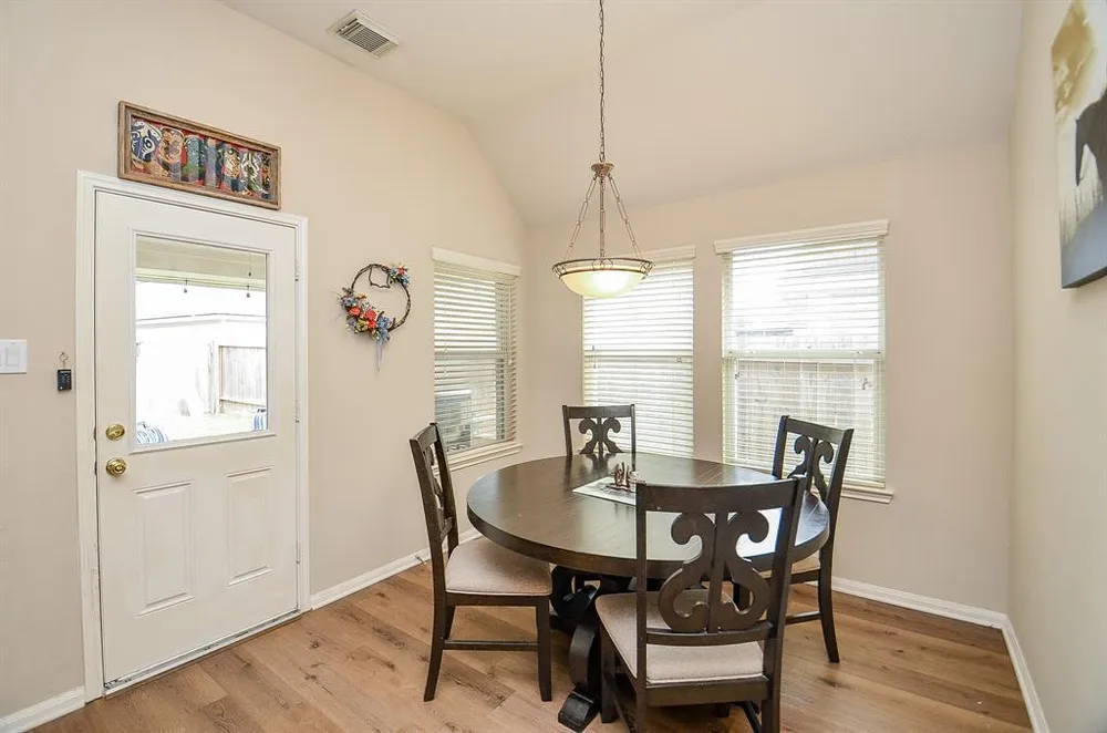 2010 Mound Lake Dr, Richmond, TX 77406