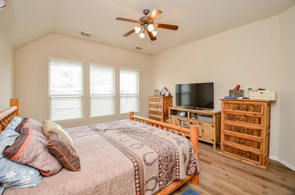 2010 Mound Lake Dr, Richmond, TX 77406