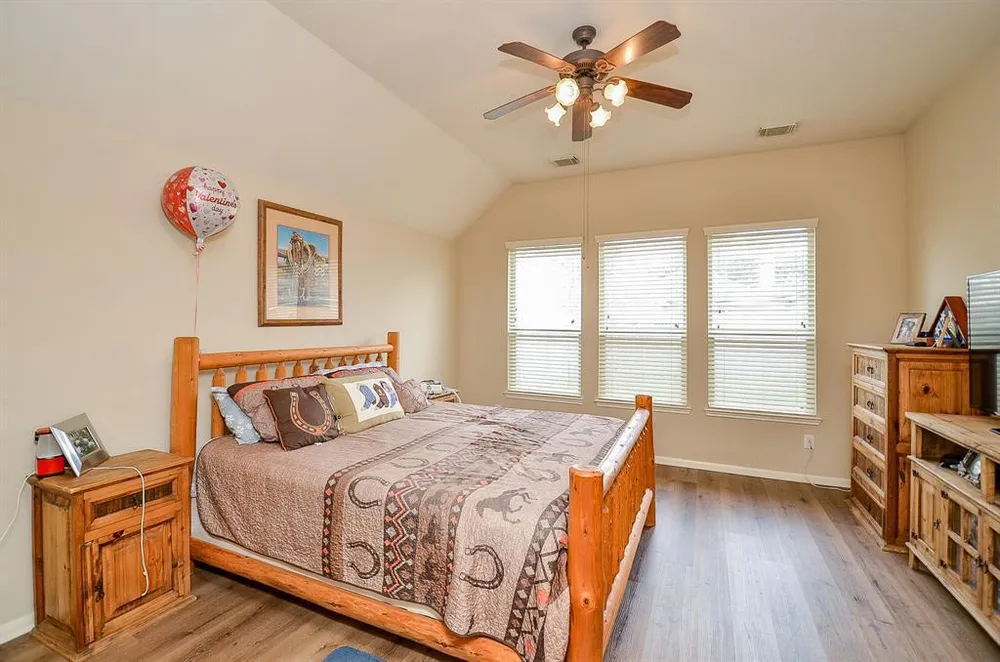 2010 Mound Lake Dr, Richmond, TX 77406