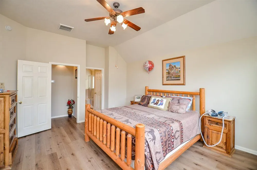 2010 Mound Lake Dr, Richmond, TX 77406