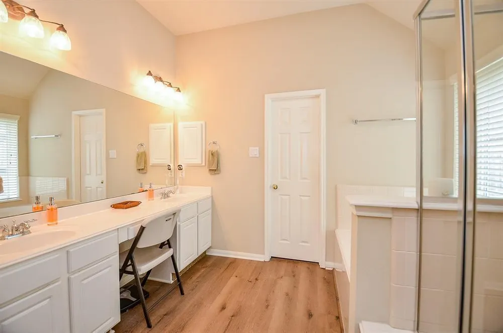 2010 Mound Lake Dr, Richmond, TX 77406
