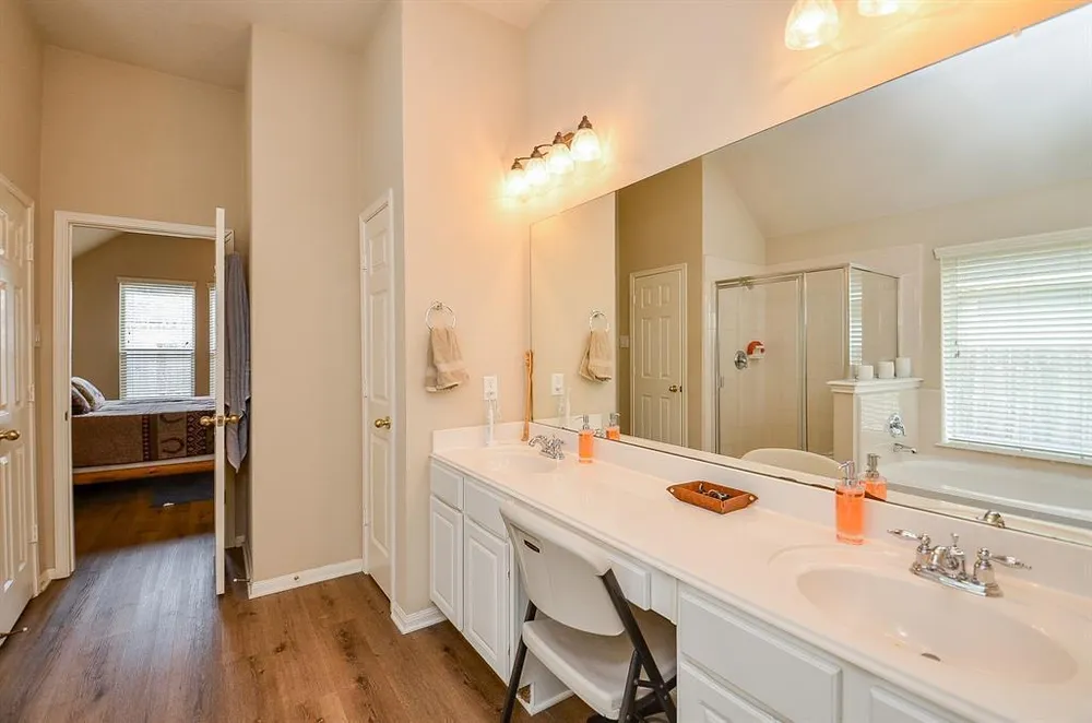 2010 Mound Lake Dr, Richmond, TX 77406