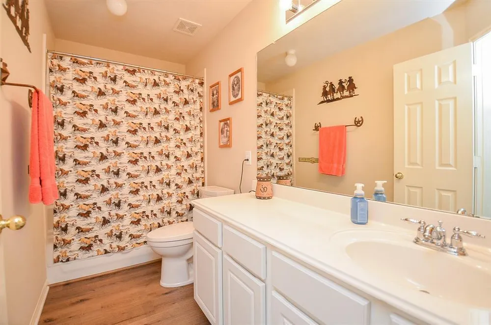 2010 Mound Lake Dr, Richmond, TX 77406