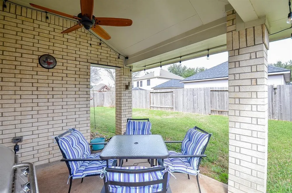 2010 Mound Lake Dr, Richmond, TX 77406