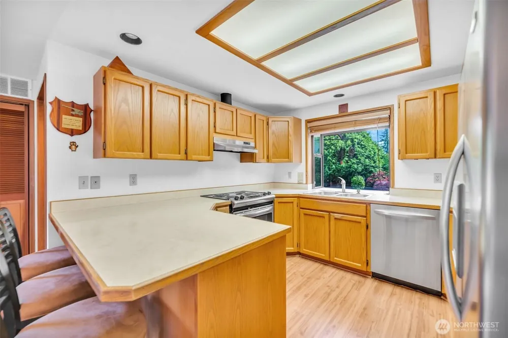 623 SW 122nd St, Seattle, WA 98146