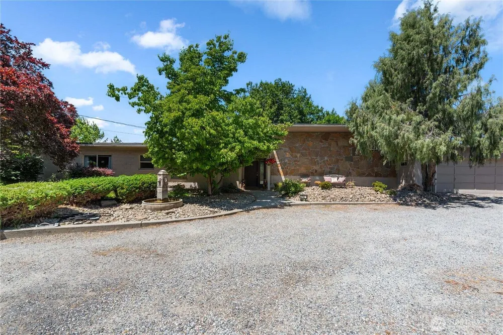 1714 N Astor Ct, East Wenatchee, WA 98802