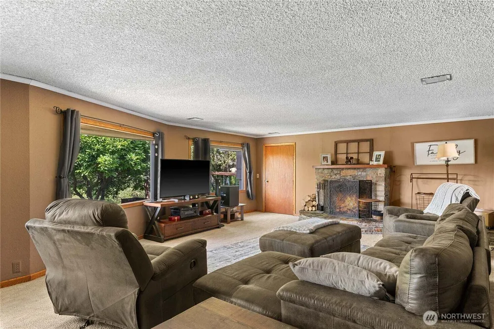 1714 N Astor Ct, East Wenatchee, WA 98802