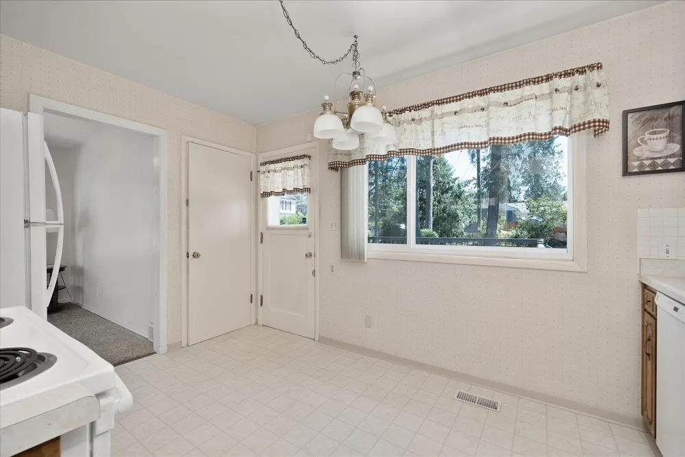 956 E 30th Ave, Spokane, WA 99203