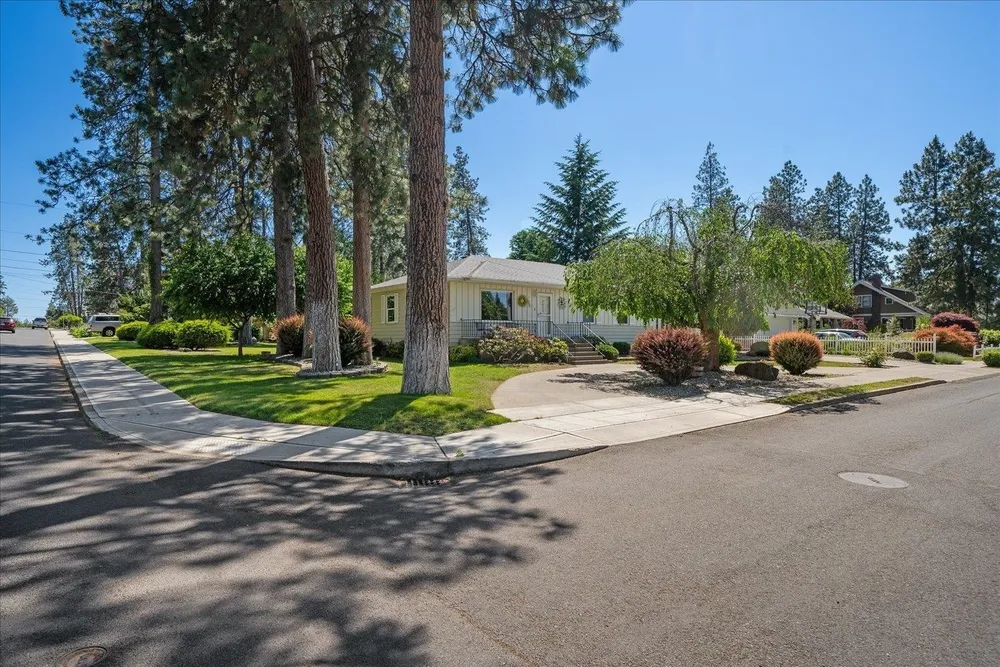 956 E 30th Ave, Spokane, WA 99203