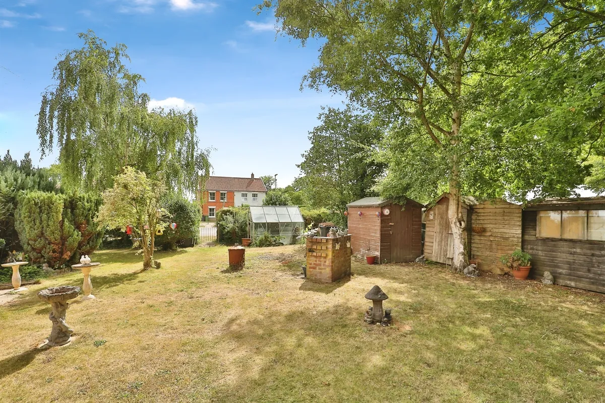 Station Road, Spooner Row, Wymondham