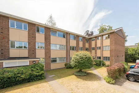 Brockley Combe, Weybridge, KT13